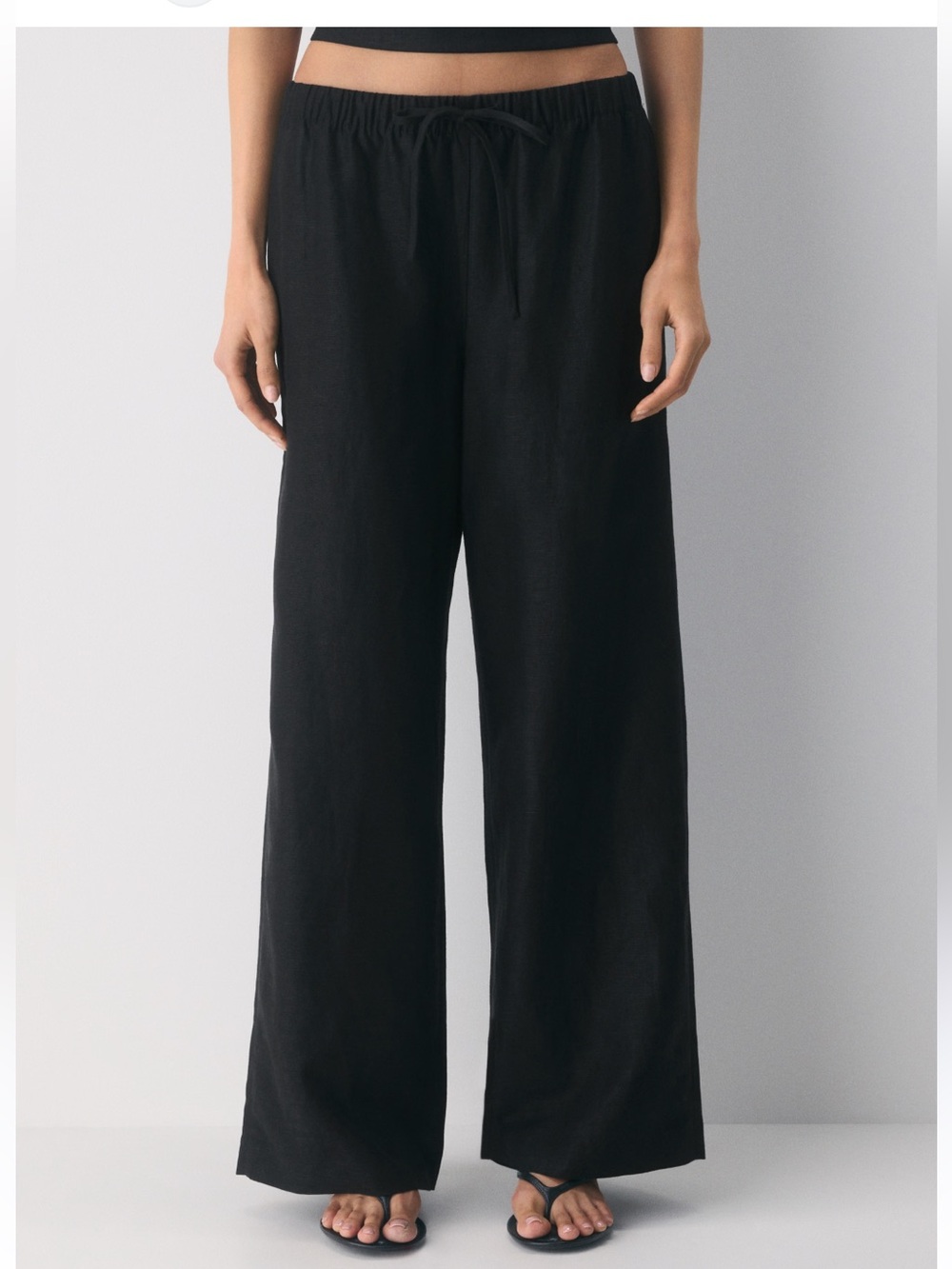 Aritzia women’s Black Drawstring Lounge Joggers